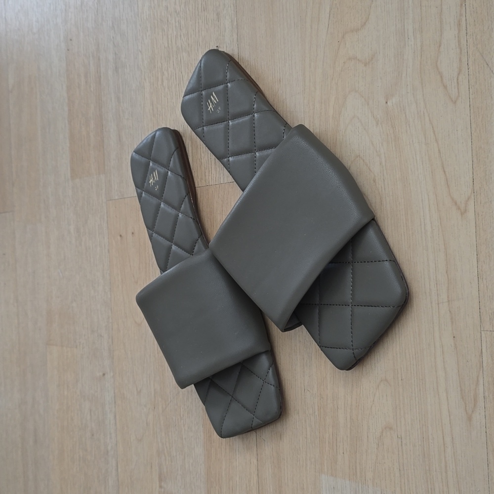 H&M Dark Greige Comfy Slides Flat Sandals Size 8